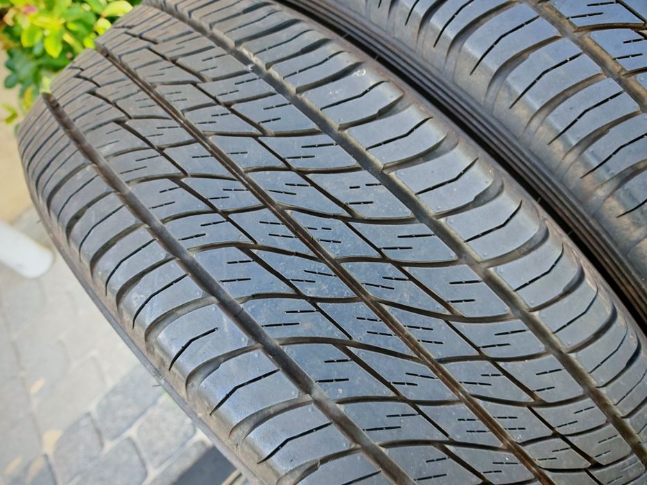 Opony wielosezonowe  Dunlop 235/60/16 cena za 2 szt.