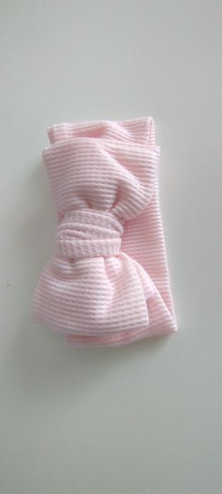 Piękna opaska pin up z kokardą pudrowy róż r 104
