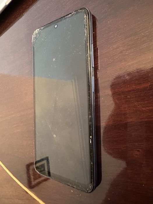Smartphone Redmi Note 11 com 128 gb - vidro partido