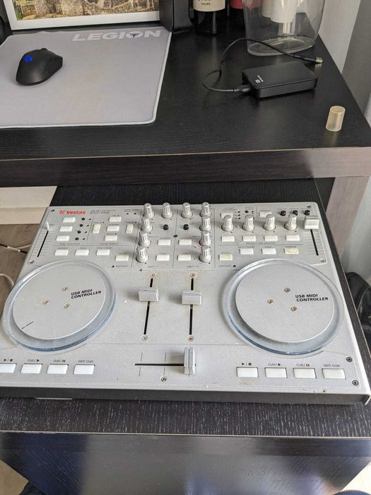 Mesa de DJ Vestax VCI 100 - Equipamento Profissional Usado