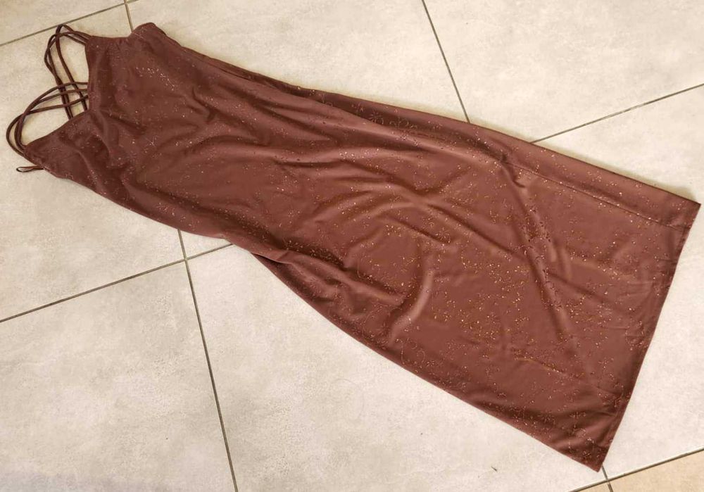 Sprzedam elegancką sukienkę  r. 40