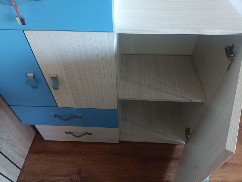 Sprzedam komodę 1x1 m