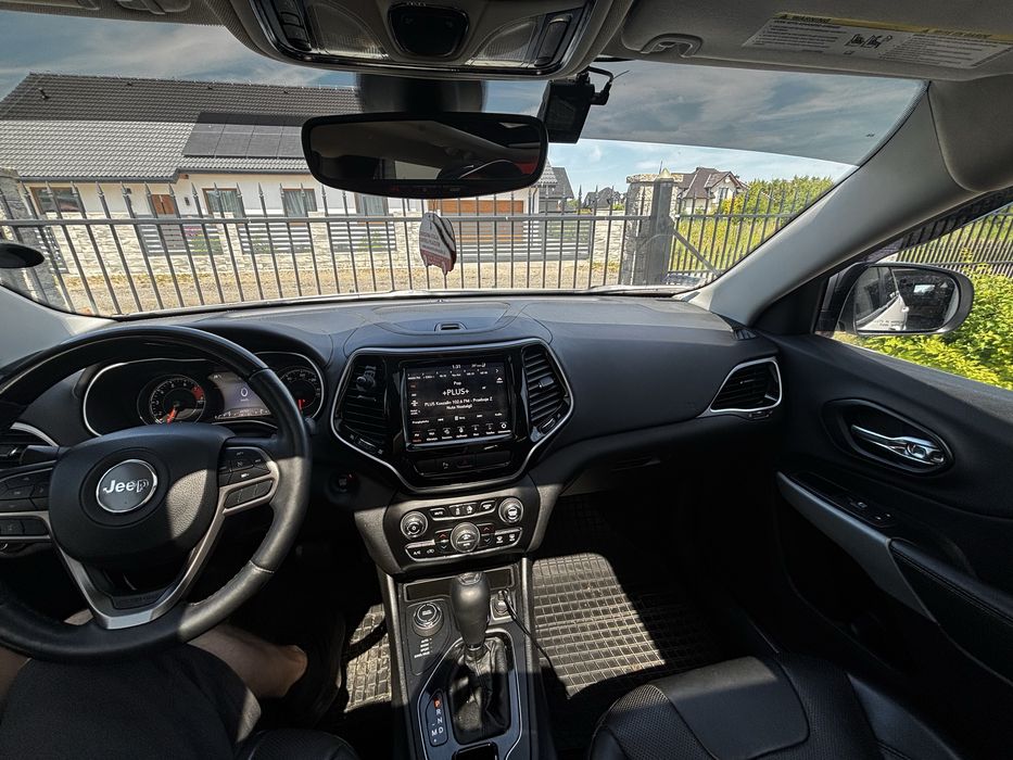 Jeep cherokee overland 3.2