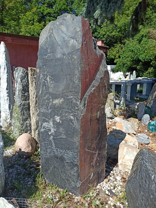 Głaz Duży Kamień Monolit Kora Kamienna Biała Marianna Bazaltowy Granit