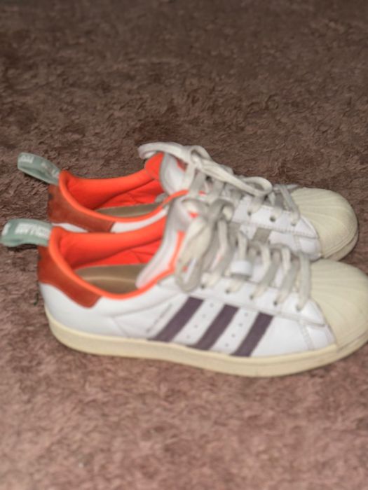 Damskie kultowe sneakersy Adidas Superstar
