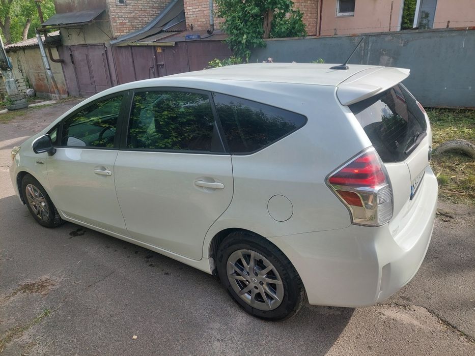 Продам Toyota prius v
