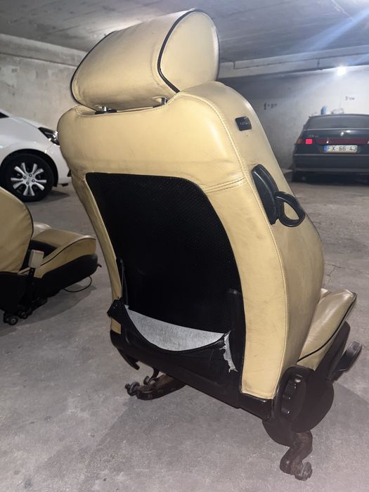 Conjunto bancos Recaro em Pele - Seat Leon 1M / Golf 4