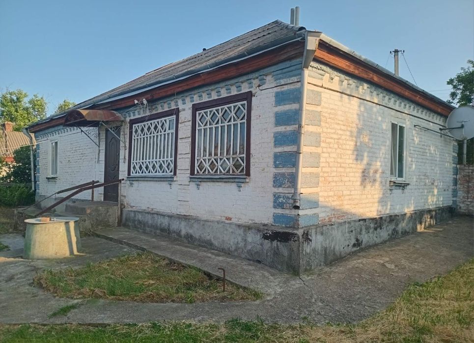 Продається будинок в місті Бобринець. Недалеко від центру міста
