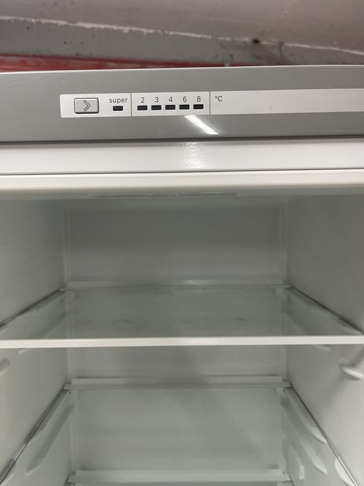 Холодильник 185 см Bosch  WQR657TR