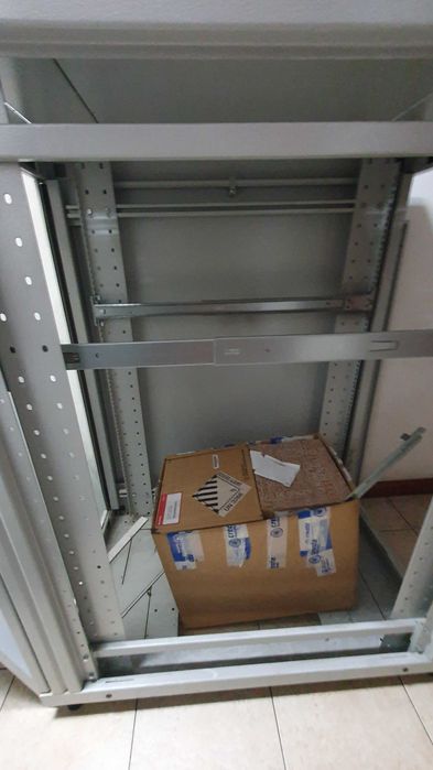 Olirack - Armário rack de chão