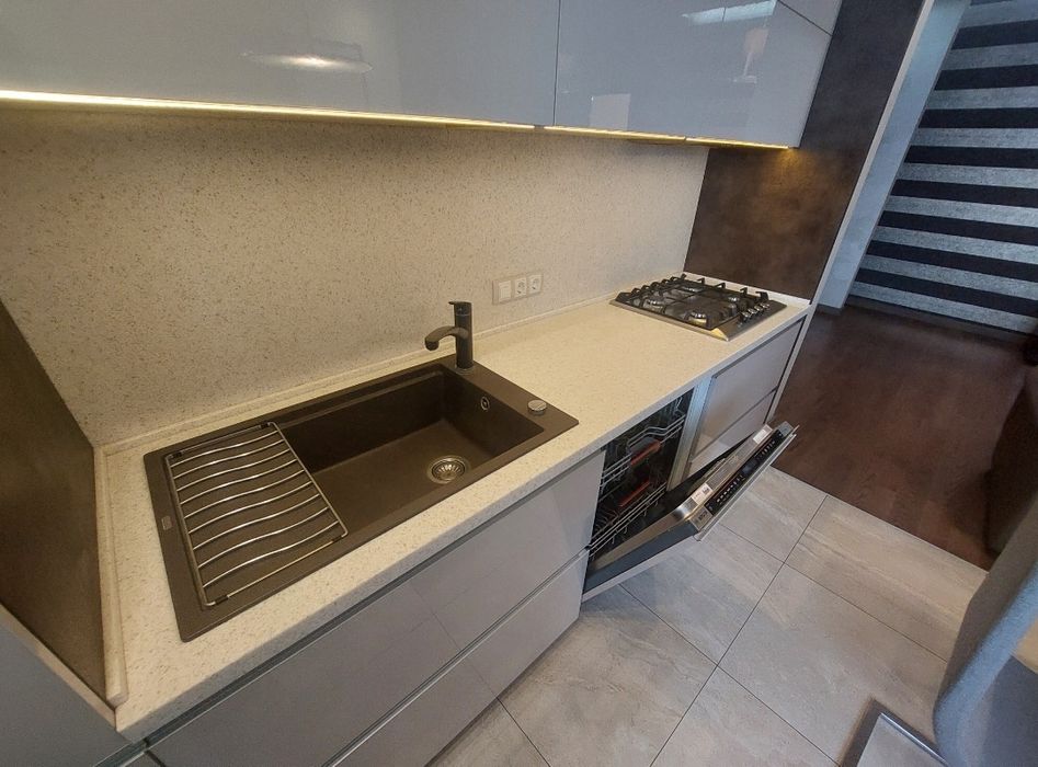 3-к(3 спальни),новострой,ГАЗ,м.Ярослава Мудрого 2 мин