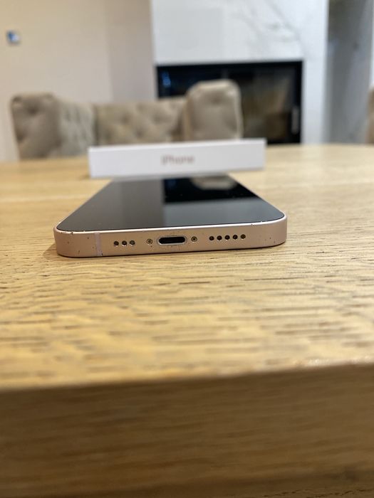 iPhone 13 różowy
