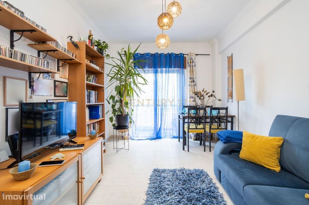 Apartamento T2, Amplo e Luminoso, no Forte da Casa