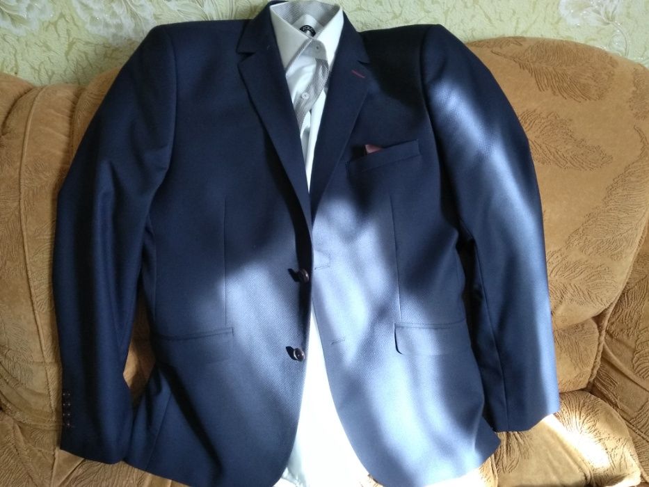 Костюм парадный подростковый.