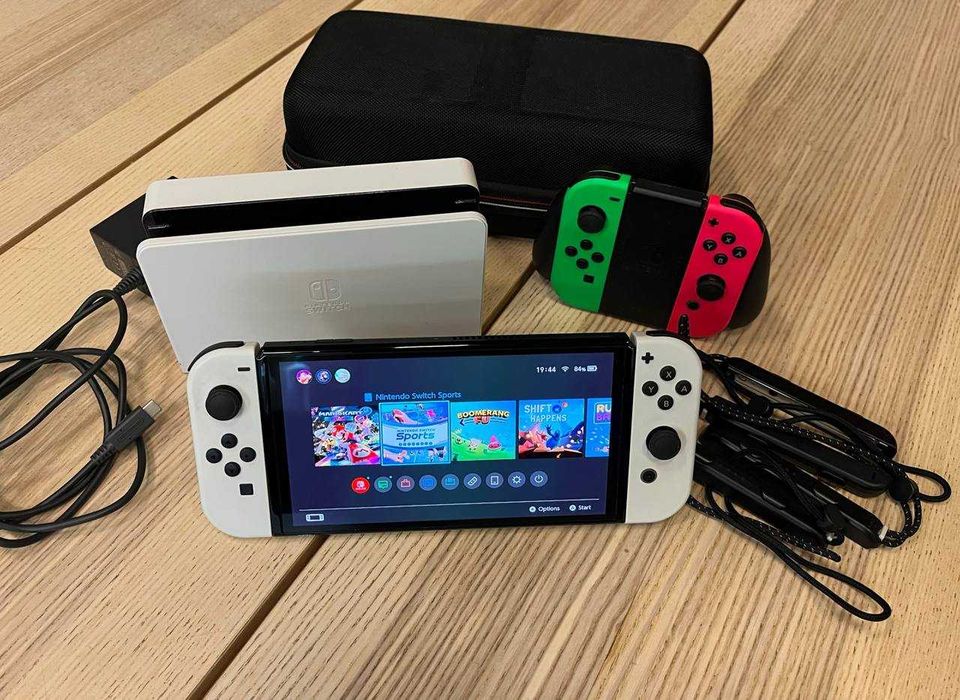Nintendo Switch OLED White Stan Bardzo Dobry + Extra Joy-Con'y + Etui (prawie nowy)