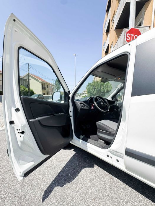 Fiat Doblò Maxi Multijet 2016 – Comercial, Espaçosa e Fiável