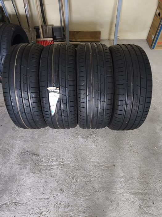 Komplet opon Nokian Powerproof 225/55 ZR17