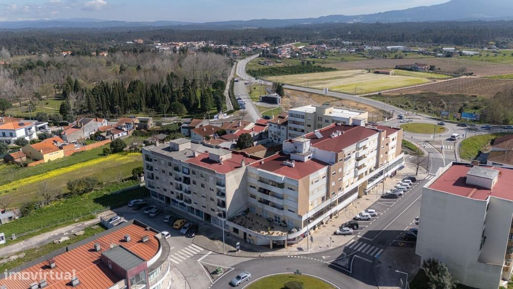 Apartamento T3 com varanda no centro da Mealhada