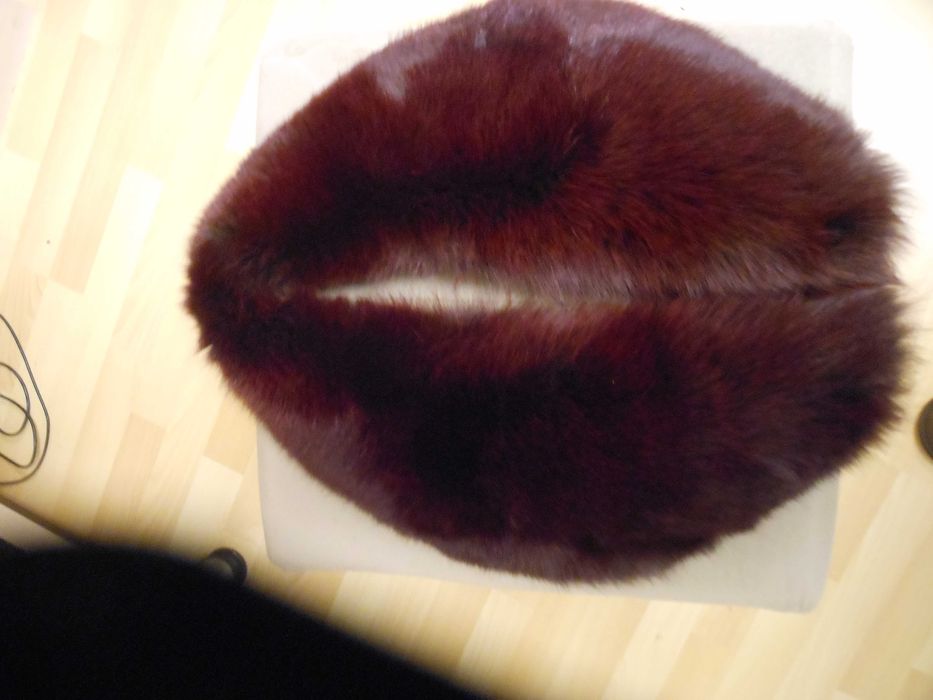 Комір жіночий з нарукавниками-майже новий.