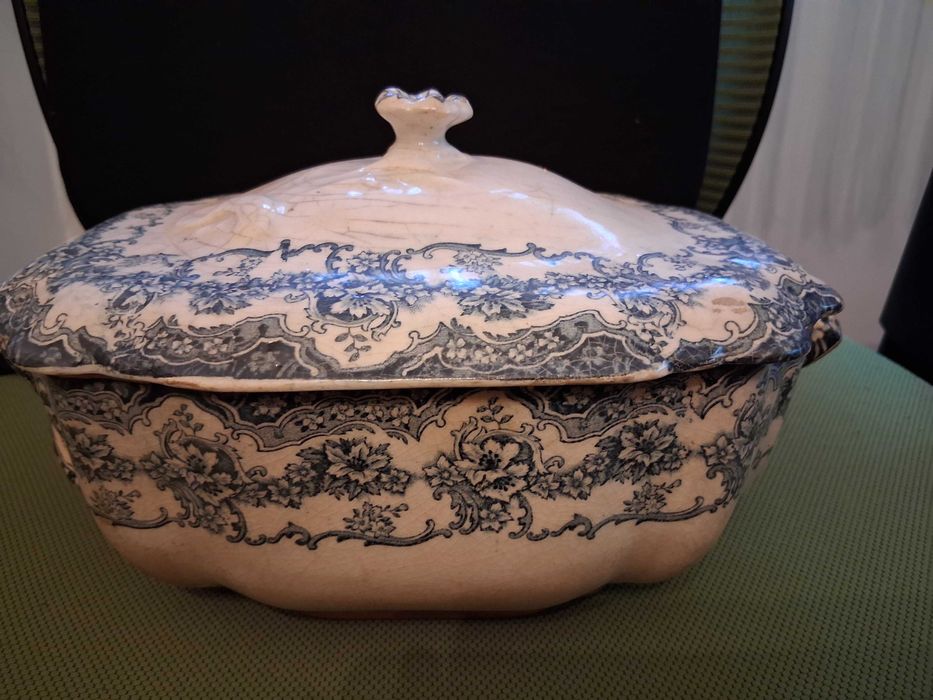 Terrina loiça de Sacavém antiga motivo bussaco