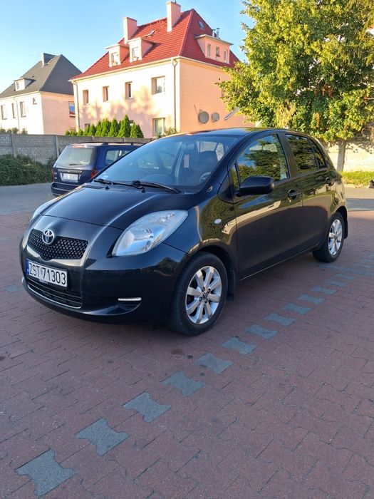 Toyotę Yaris  1.4 D4D.