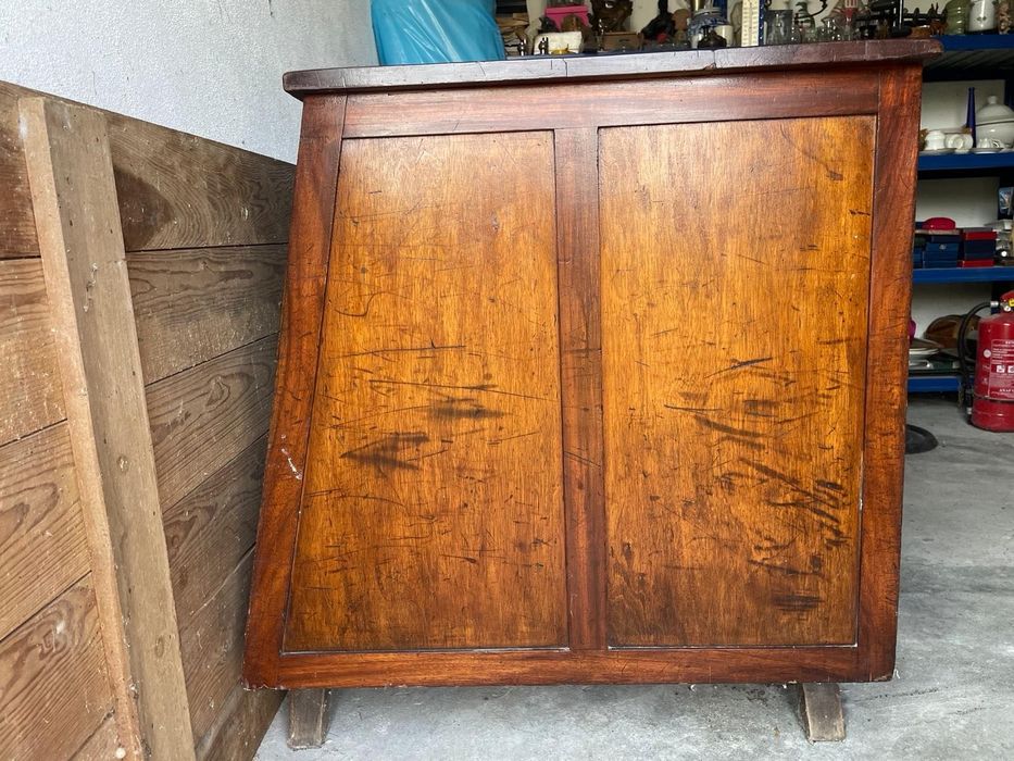 Balcão antigo de loja