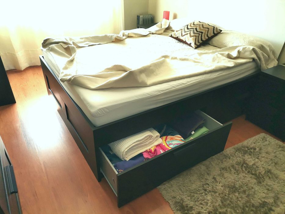 Quarto "cama; roupeiro; cómoda vertical e mesas de cabeçeira" Ikea