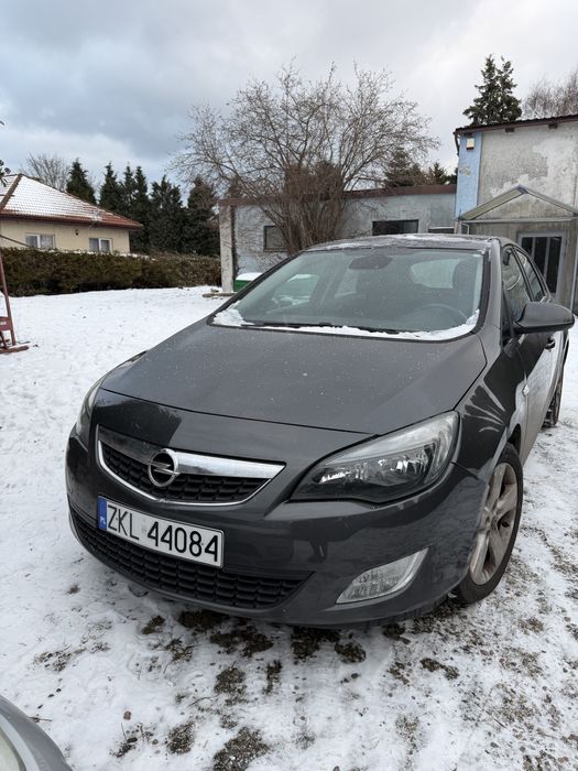 Opel astra J 2011