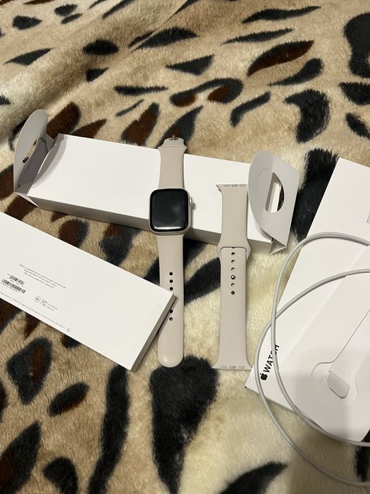 Apple watch SE 2 44 mm Starlight