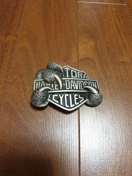 Пряжка на ремень Harle-Davidson.