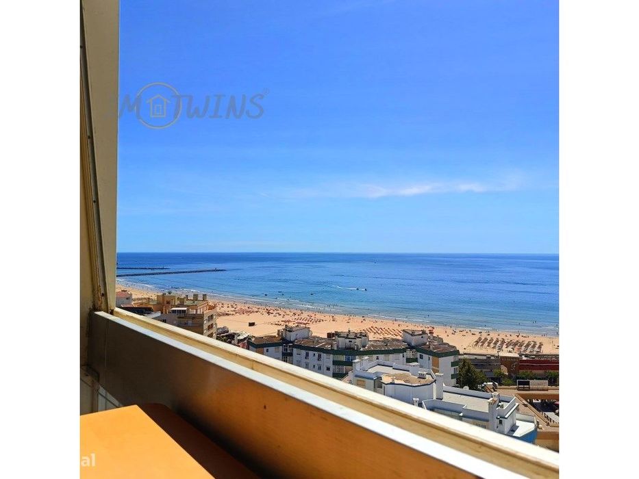 Estúdio a 150 m da praia com vista mar