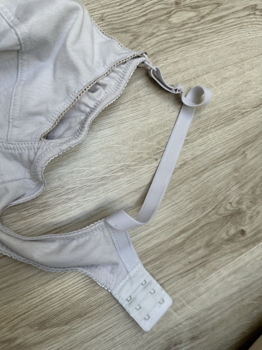 Biustonosz do karmienia 95D bialy/ecru