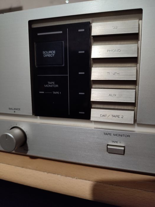 Усилитель АКАI АМ32.