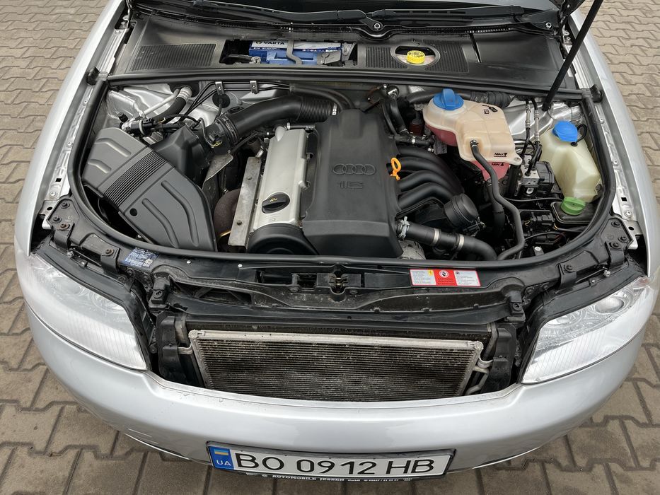 Audi A4 1.6 Mpi бензин