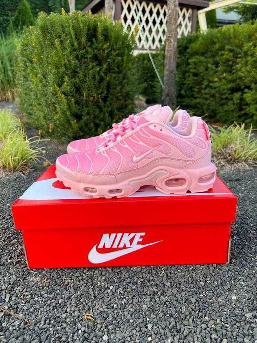 Кроссовки Женские Nike Air Max Plus TN Ultra Pink/Жіночі Кросівки