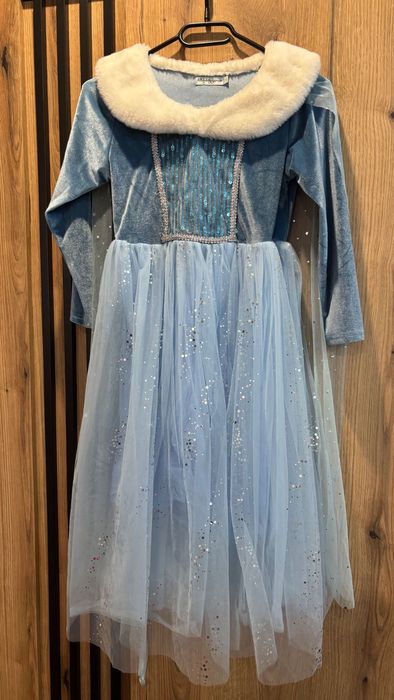 Strój Elzy rozmiar 140