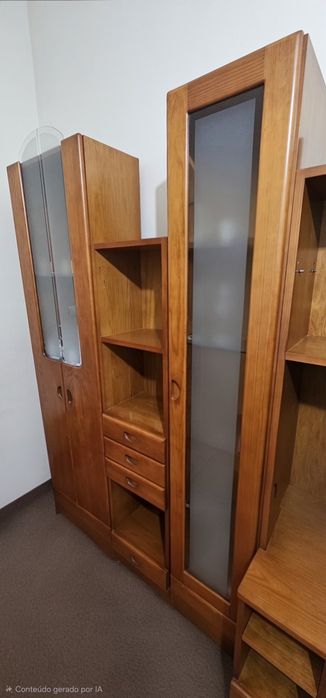 Movel de sala em madeira maciça como nova