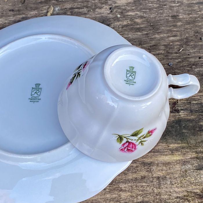 Różany komplet porcelanowej filiżanki z talerzykiem