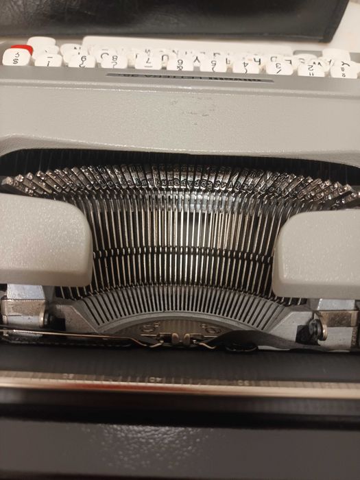 Máquina de escrever Olivetti Lettera 35