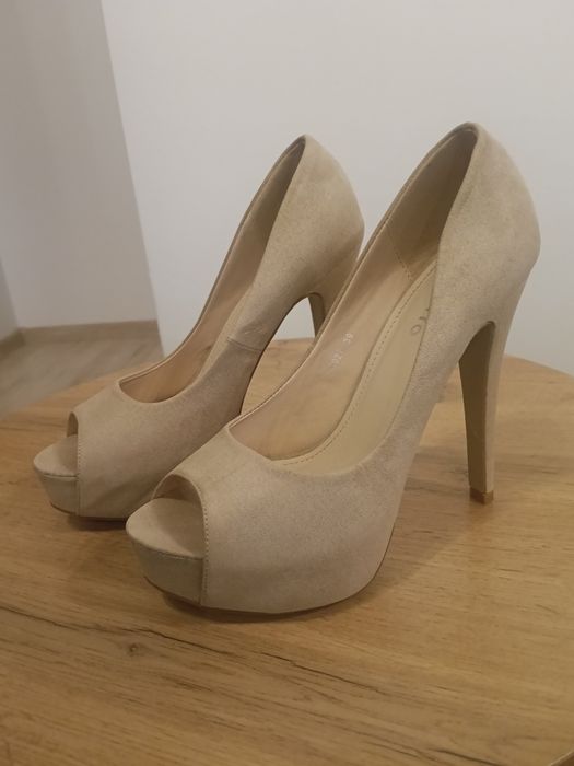 Szpilki Roberto rozmiar 39