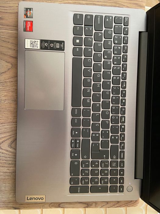 Lenovo IdeaPad 3 15ALC6 Ryzen 7 16GB 512G