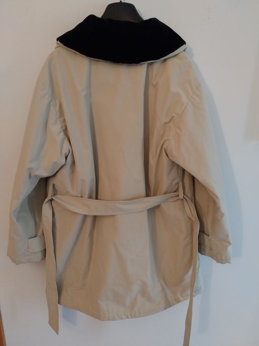 Gabardina marca  Zara