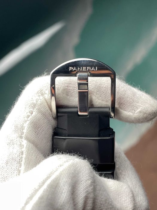 Panerai PAM01048