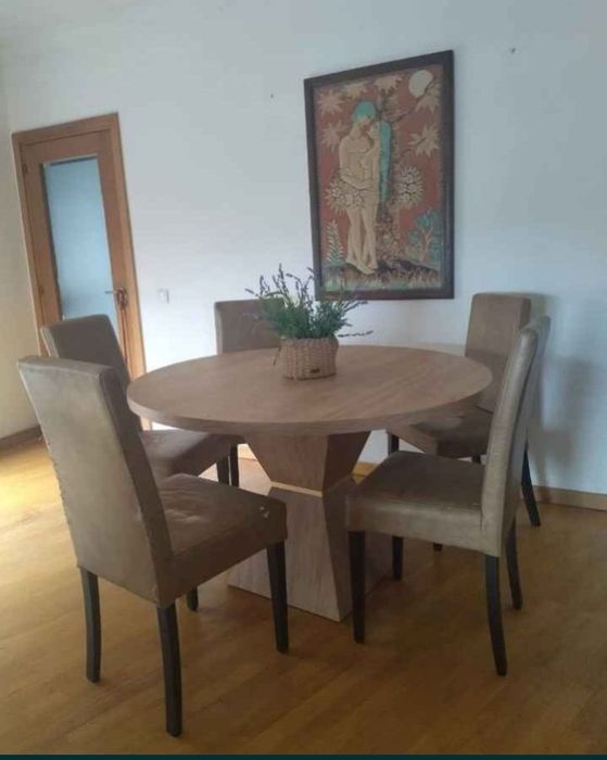 Mesa com cadeiras
