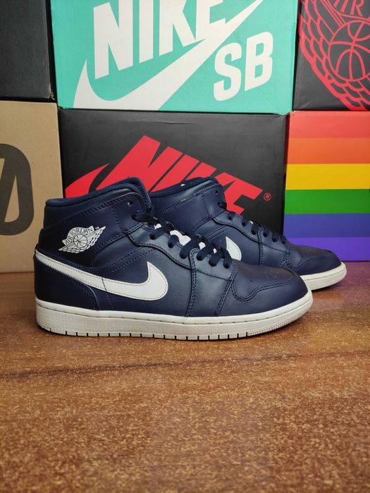 jordan 1 retro mid obsidian white