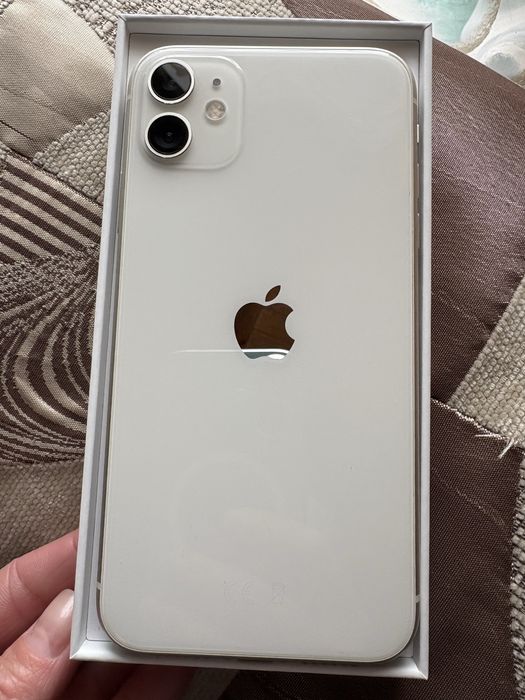 iPhone 11  64GB