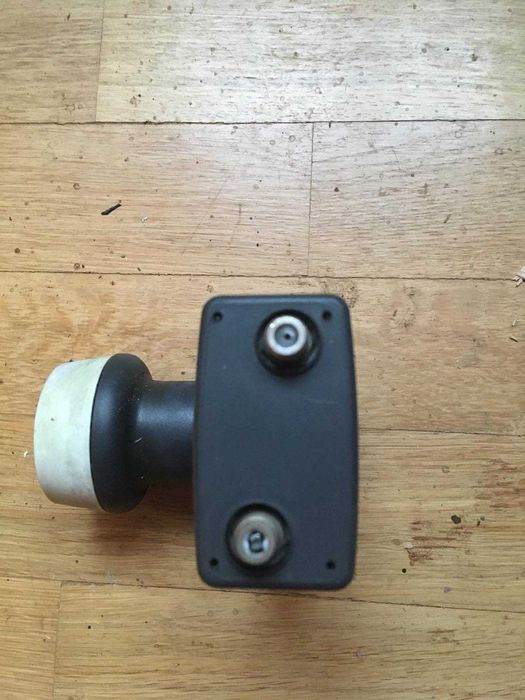 Супутниковий конвертер (кругова поляризація)