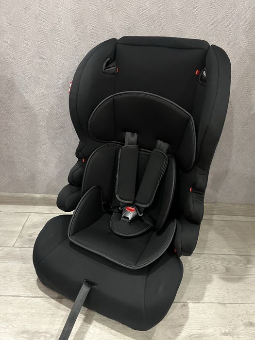 Дитяче автокрісло.Детское автокресло.Есть наклон для сна. Німеччина