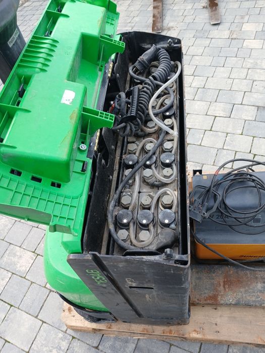Paleciak elektryczny 1500kg