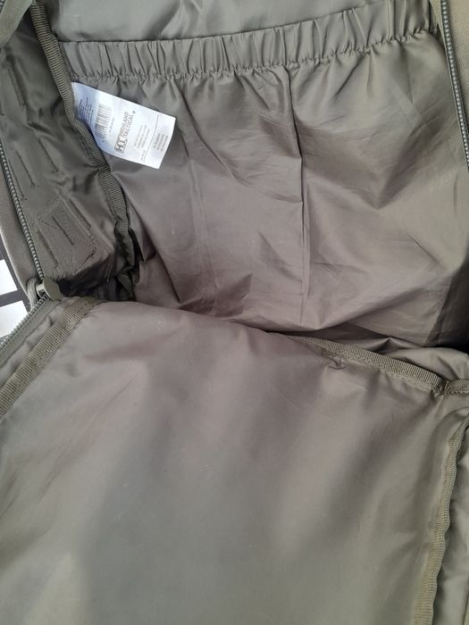 Mochila verde tropa muito robusta, ótimo estado.